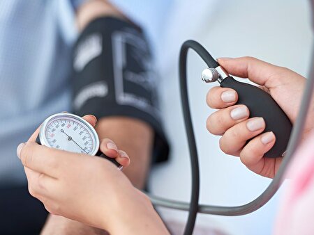 ببینید ا فشار خون را در خانه اندازه بگیریم یا در مطب؟