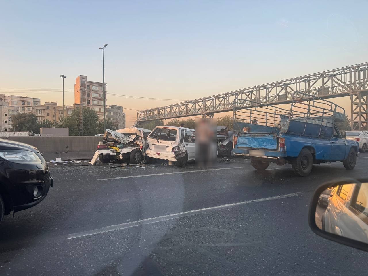عکس | تصادف زنجیرهای و ترافیک سنگین در اتوبان آزادگان عکس | تصادف زنجیرهای و ترافیک سنگین در اتوبان آزادگان