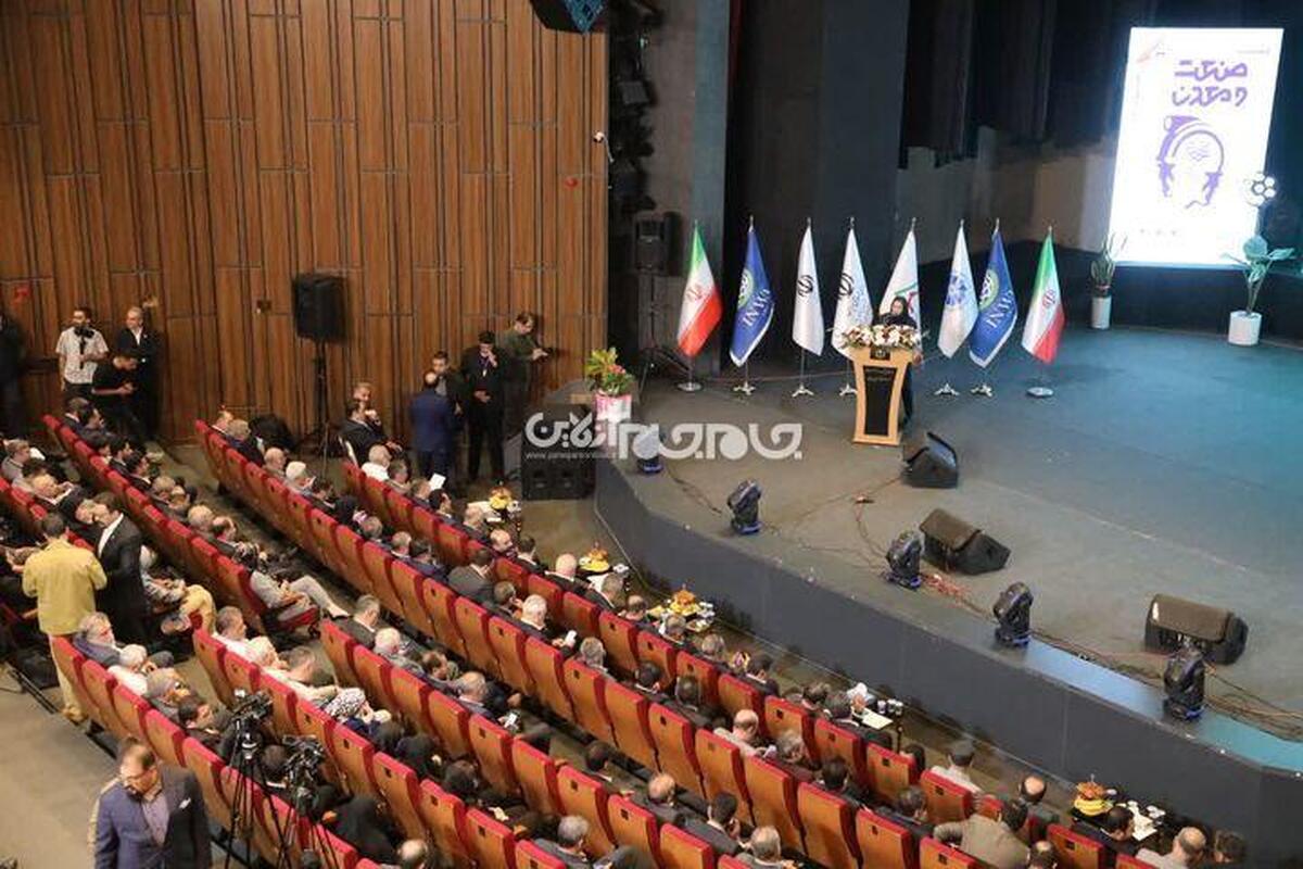 معاون وزیر و رییس مرکز تحقیقات وزارت راه و شهرسازی گفت: آذربایجان‌غربی با برخورداری از موقعیت جغرافیایی ممتاز، دسترسی به بازارهای منطقه‌ای، منابع انسانی توانمند و زیرساخت‌های در حال توسعه، می‌تواند امروزه به یکی از قطب‌های بالقوه در صنعت راه و ساختمان کشور تبدیل شود.