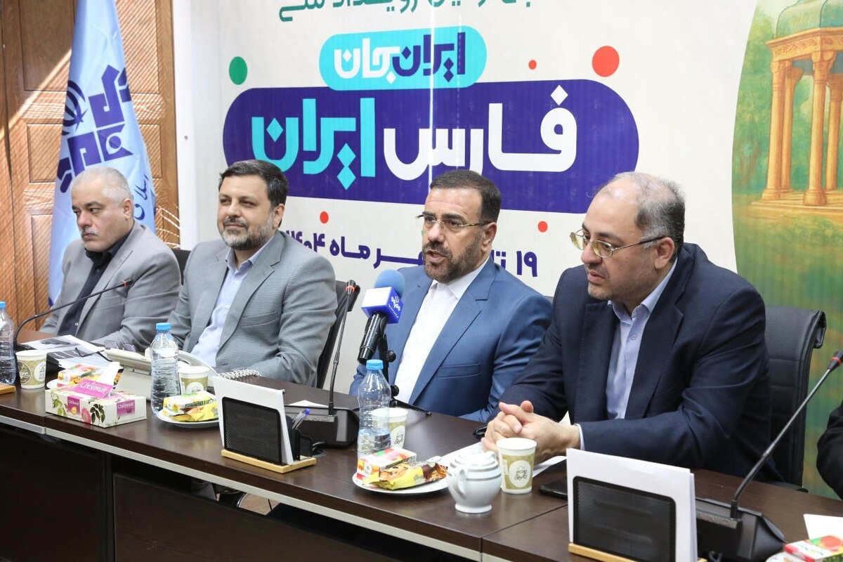 پویش ملی «ایران‌ جان» بعد از پشت سر گذاشتن سه ایستگاه قبلی، حالا حوالی استان فارس قرار دارد تا هفته آینده را به این خطه بپردازد و انعکاس حماسه و فرهنگ آن در قاب رسانه ملی باشد؛ اولویتی که به‌نظر می‌رسد با توجه به صحبت‌های معاون امور استان‌های رسانه ملی، حساب‌شده و براساس گزارش‌هایی صورت‌گرفته که خود استان‌ها ارائه کرده‌اند. 