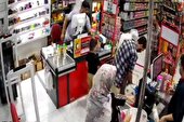 ببینید | مرد مغازه‌ دار فرشته نجات یک کودک از مرگ شد