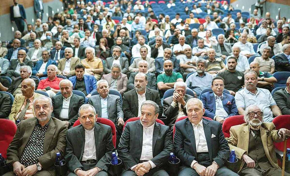 از علی پروین مجوز دارم!