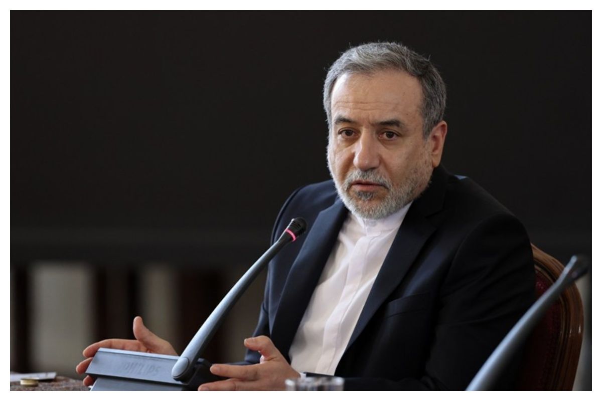 وزیر امور خارجه کشورمان گفت: ادعای روزنامه الجریده کویت مبنی بر رد و بدل شدن پیام میان ایران و امریکا را تکذیب می‌کنم.