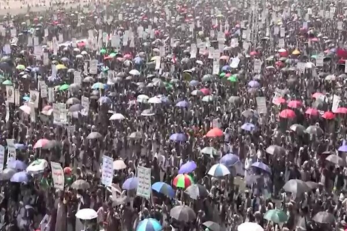 مردم صعده این هفته هم در راهپیمایی حمایت از غزه و فلسطین به شکل گسترده و باشکوه شرکت کردند.