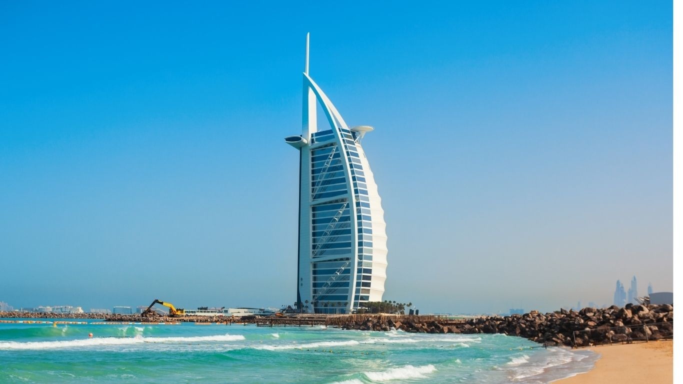 برج العرب دبی از ساختمان های معروف دبی