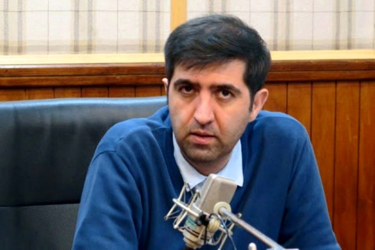در مواجهه با آمریکا دو رویکرد کلی وجود دارد؛ یک رویکرد آن است که مشکل ما با گرفتن عکس و دیدار با ترامپ حل می‌شود. این نگاه، به‌نظر من، ساده‌انگارانه و خیال‌پردازانه است.