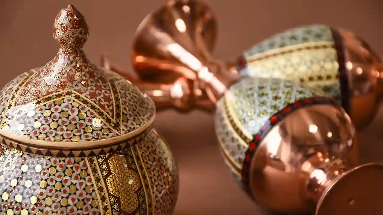 صنایع دستی چیست؟ | خلق زیبایی از دل دستان هنرمندان صنایع دستی چیست؟ | خلق زیبایی از دل دستان هنرمندان