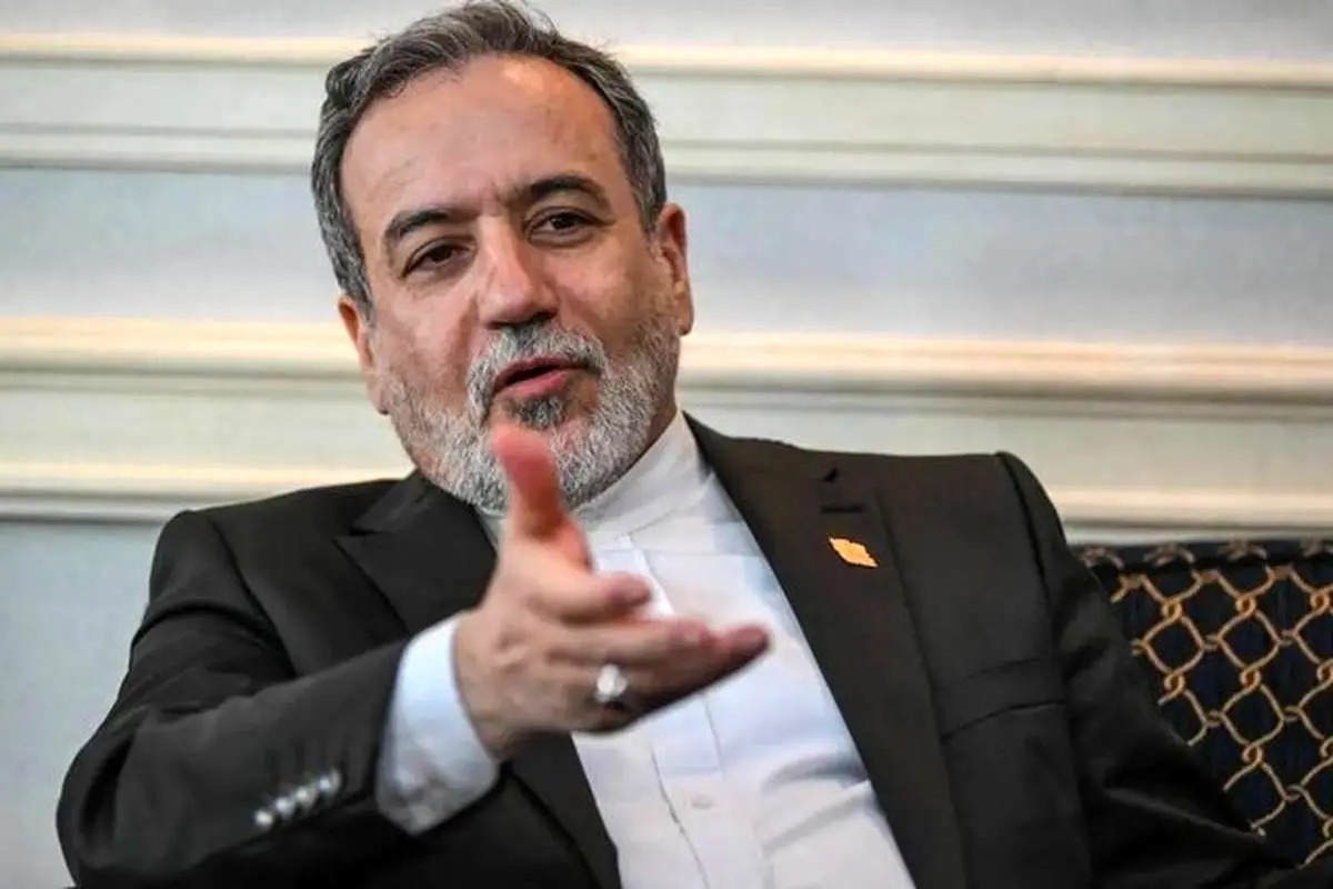 وزیر خارجه جمهوری اسلامی ایران گفت: آقای ترامپ یا می‌تواند رئیس‌جمهور صلح باشد یا رئیس‌جمهور جنگ؛ نمی‌تواند هم‌زمان هر دو باشد.