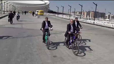 ببینید | پزشکیان مسیر سلامت را در سفر به اصفهان رکاب زد