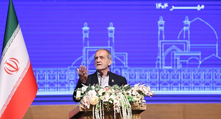 انسان واقعی کسی است که با تمام وجود، دانایی و علمش برای گره‌گشایی از مشکلات تلاش کند