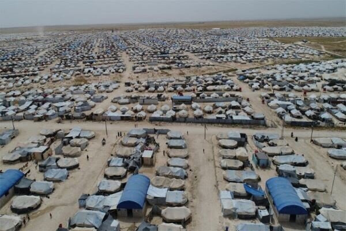 معاون وزیر مهاجرت عراق ضمن اعلام بازگرداندن ۲۳۰ خانواده دیگر از اردوگاه پرخطر «الهول» سوریه از این اردوگاه به عنوان بمب ساعتی نام برد.