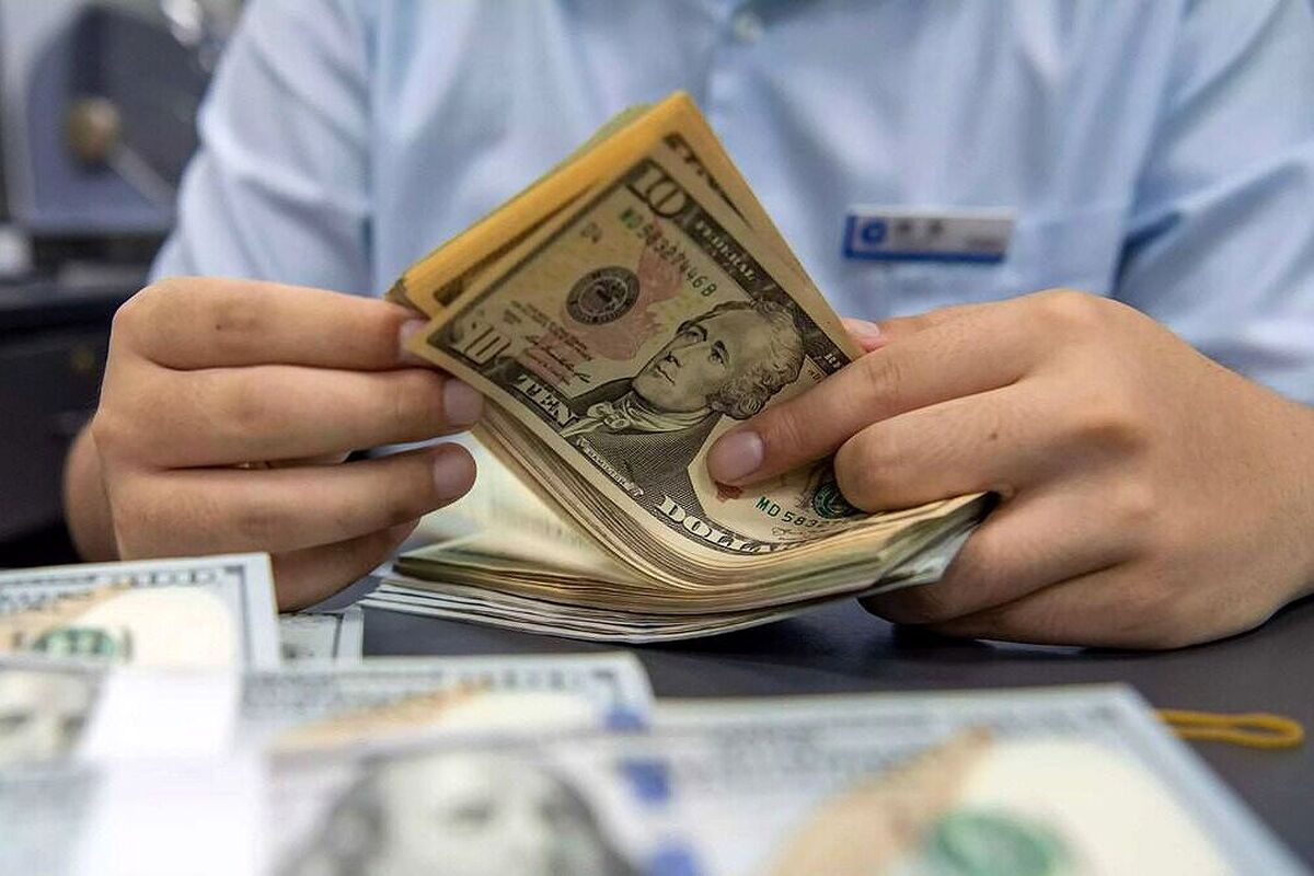 بازار ارز تهران، هفته پایانی مهر ماه را با ریزش قیمت ها آغاز کرد آن هم در شرایطی که از امروز به طور رسمی ایران پایان قطعنامه ۲۲۳۱ را اعلام و تاکید کرد که همه مفاد آن شامل محدودیت‌های پیش‌بینی‌شده در مورد برنامه هسته‌ای ایران و سازوکارهای مربوطه، از این تاریخ خاتمه‌یافته تلقی می‌شوند.