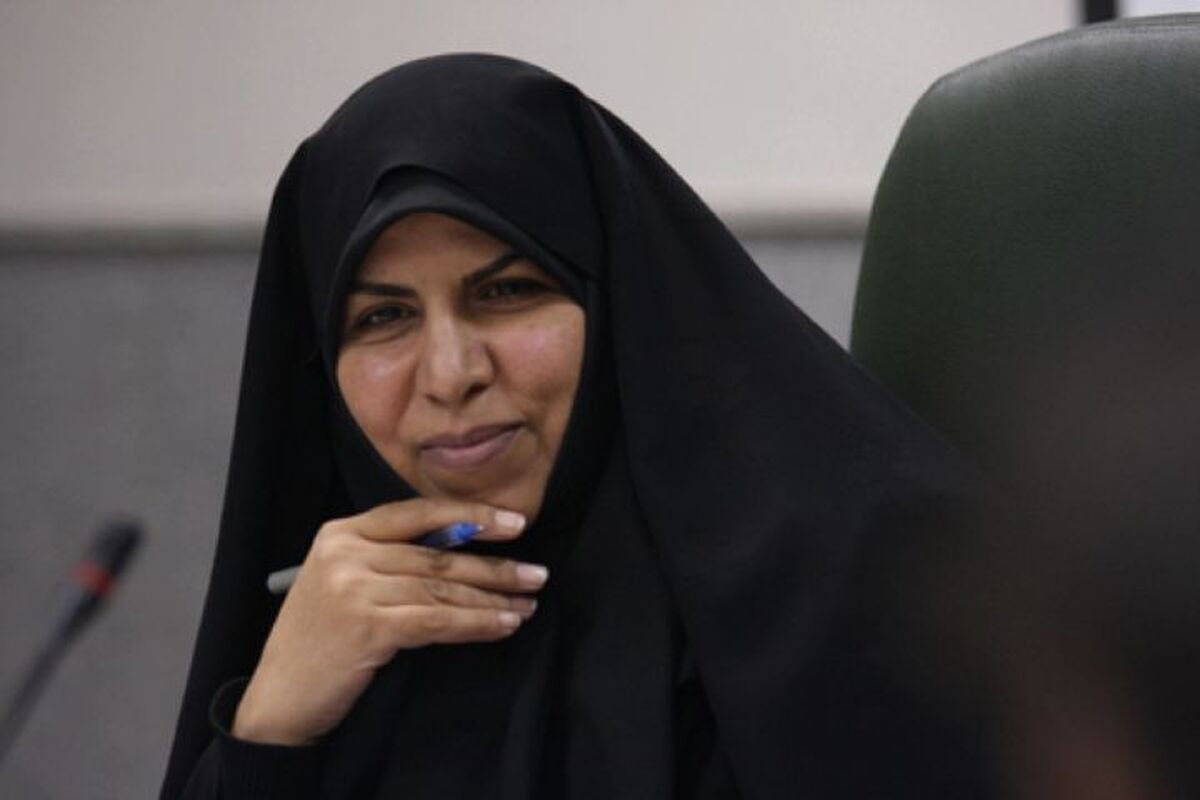 دبیر ستاد ملی جمعیت اصلی‌ترین مانع بر سر راه فرزندآوری را مسائل اقتصادی دانست و تاکید کرد: مسئولان باید با حمایت‌های مالی، خانواده را به این امر تشویق کنند.