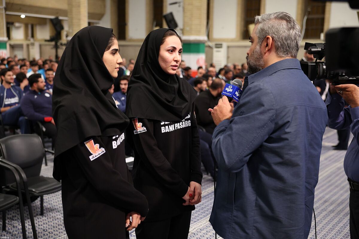 قهرمانان ورزش ایران: تا پای جان پای این پرچم هستیم.