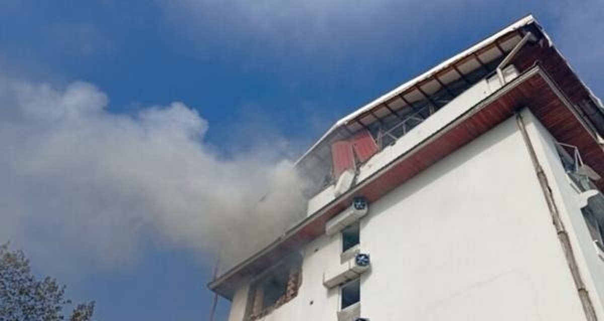 دو مصدوم دچار سوختگی شدید حادثه آتش‌سوزی صبح امروز در هتل اسپیناس آستارا، به دلیل وخامت وضعیت جسمانی، با اورژانس هوایی به رشت منتقل شدند.