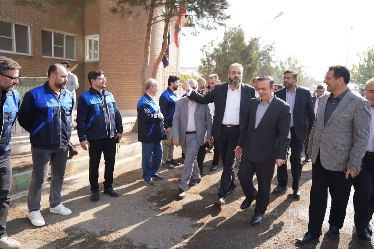 بازدید استاندار قزوین از شرکت ماه نیرو