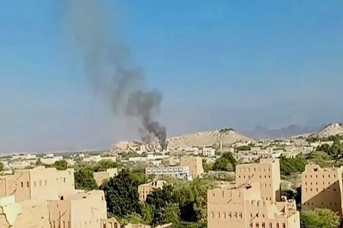 منابع خبری از حمله گسترده عناصر القاعده به استان ابین در جنوب یمن خبر دادند که طی آن چهار نظامی شورای انتقالی جنوب یمن و پنج عضو القاعده کشته شده‌اند.
