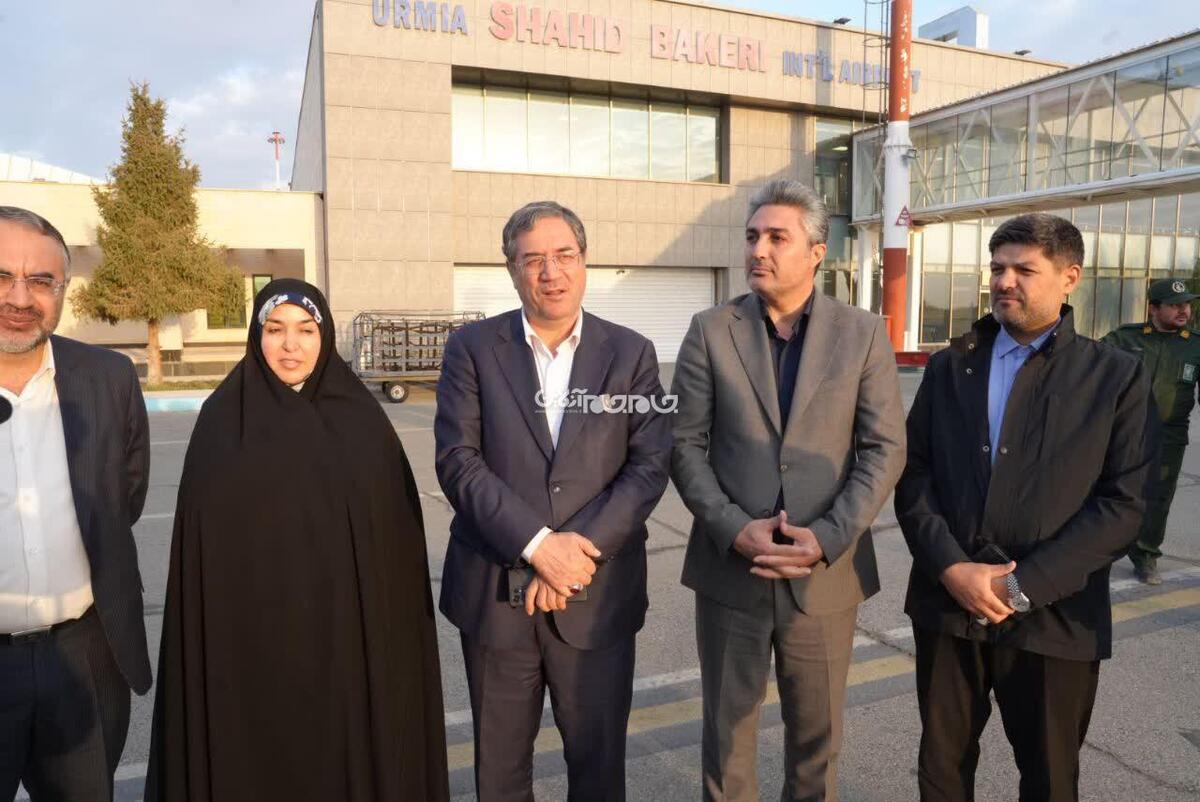 استاندار آذربایجان‌غربی با تأکید بر لزوم توسعه همه‌جانبه زیرساخت‌های حمل‌ونقل هوایی گفت: فرودگاه ارومیه باید از یک مرکز پروازی صرف به شهری هوایی و قطب منطقه‌ای تبدیل شود تا زمینه جذب سرمایه‌گذاران و رونق اقتصادی استان فراهم آید.