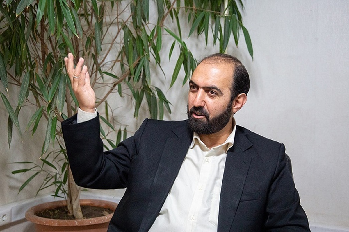 واقعیت این است که بعداً مشخص شد نظریه کارشناسی دیگری برای همان ملک صادر شده که مبلغ آن به حیرت از 7 میلیارد و 400 میلیون تومان به 40 میلیارد تومان رسیده است.