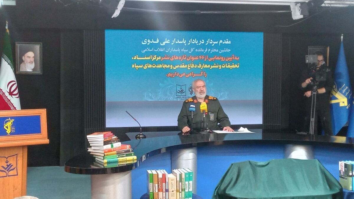 نباید بگذاریم دشمن دچار اشتباه محاسباتی شود