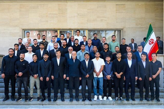 پزشکیان: با روحیه ملی پیش برویم مانعی سد راه پیشرفت ایران نیست