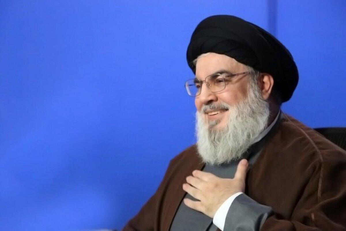 انتشار تصویری قدیمی از حضور سیدحسن نصرالله در مسجد مقدس جمکران در دهه شصت که تاکنون منتشر نشده بود، بُعدی تازه از ارادت و باور مهدوی شهید مقاومت را آشکار کرد.