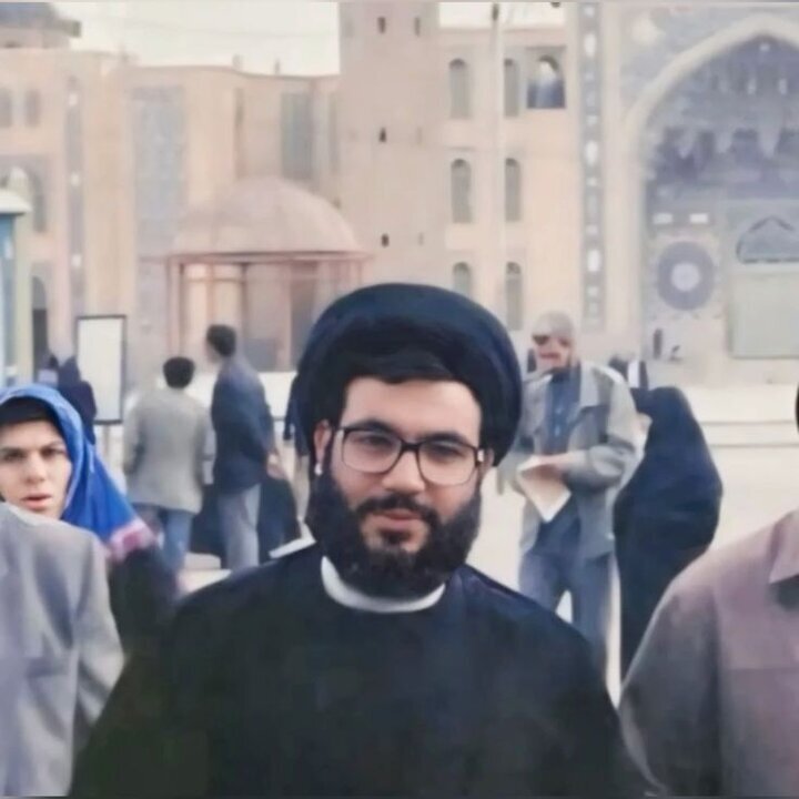 تصویر منتشر نشده سید حسن نصرالله در مسجد جمکران تصویر منتشر نشده سید حسن نصرالله در مسجد جمکران