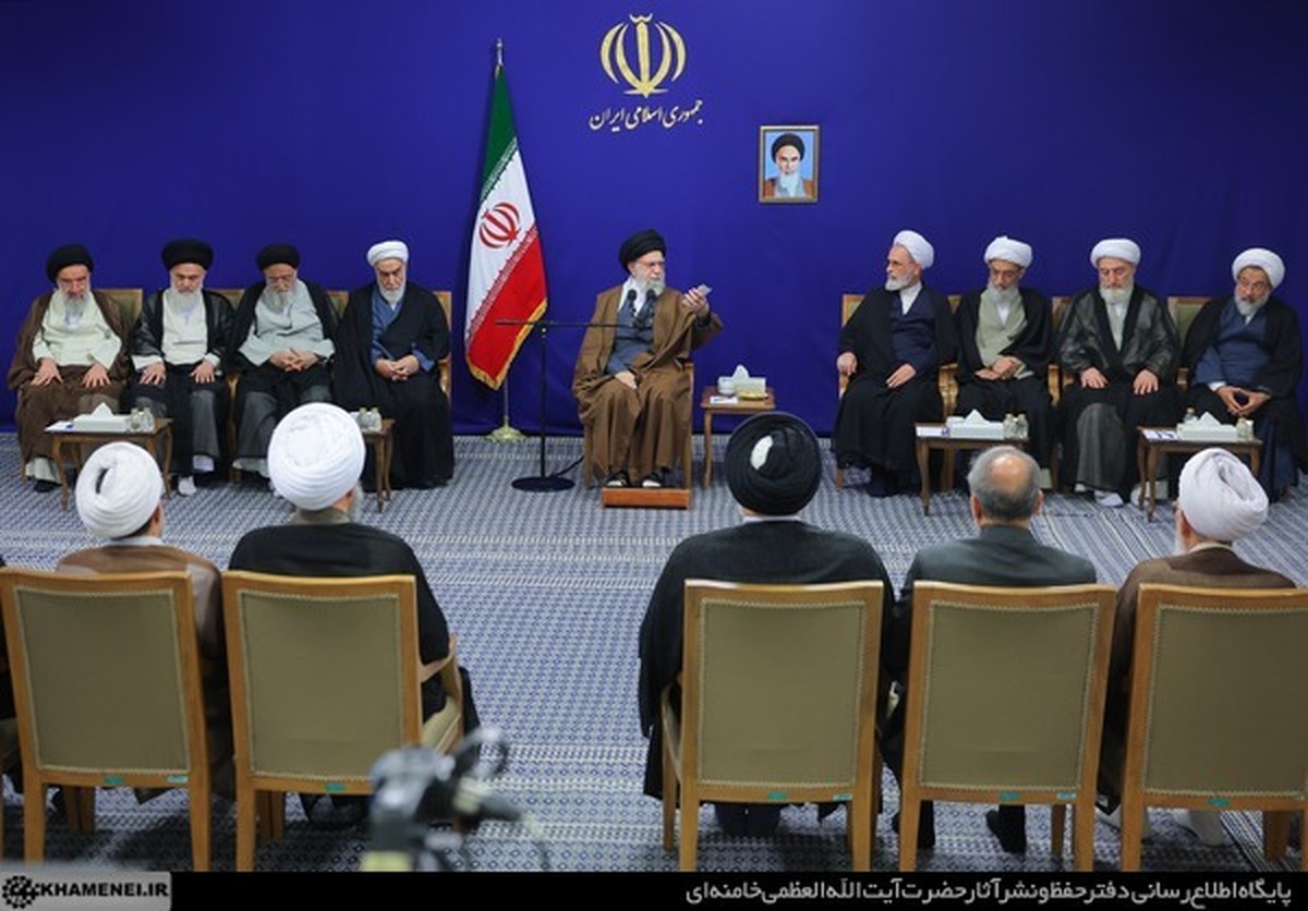 بیانات رهبر معظم انقلاب اسلامی در دیدار دست‌اندرکاران همایش بین‌المللی علامه میرزای نائینی(ره)، صبح امروز در محل برگزاری این همایش در قم منتشر شد.
