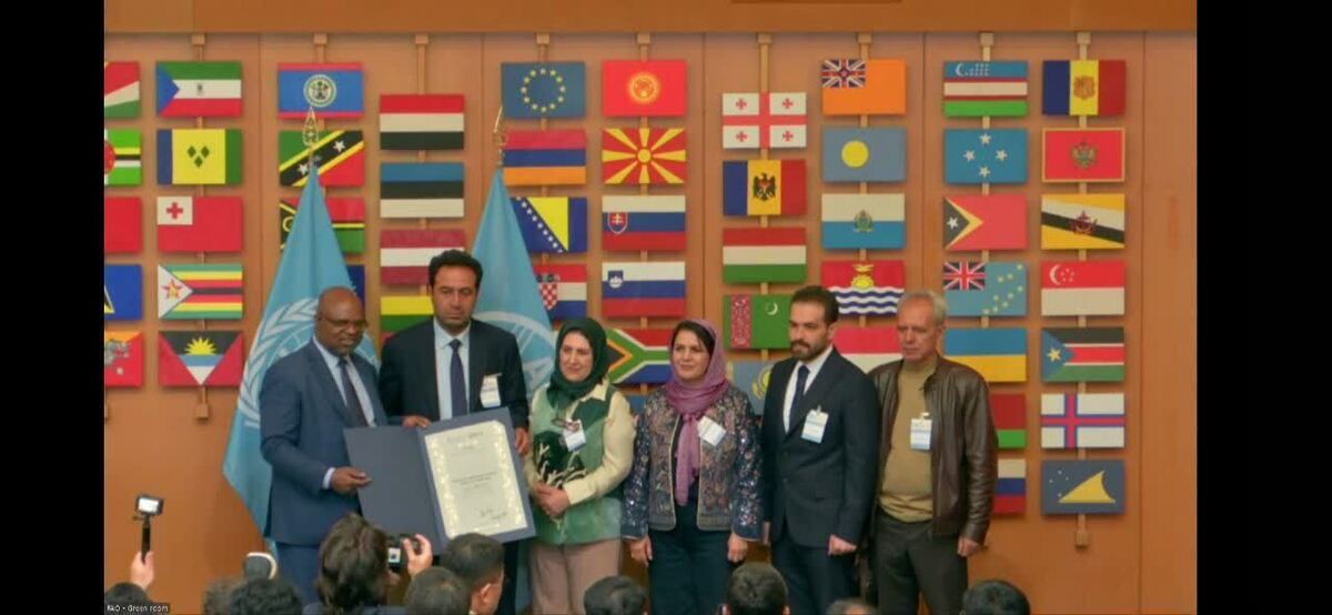 در مراسمی رسمی در رم، لوح سبز ثبت جهانی باغستان سنتی قزوین به نماینده باغداران و انجمن مردم‌نهاد اهدا شد.