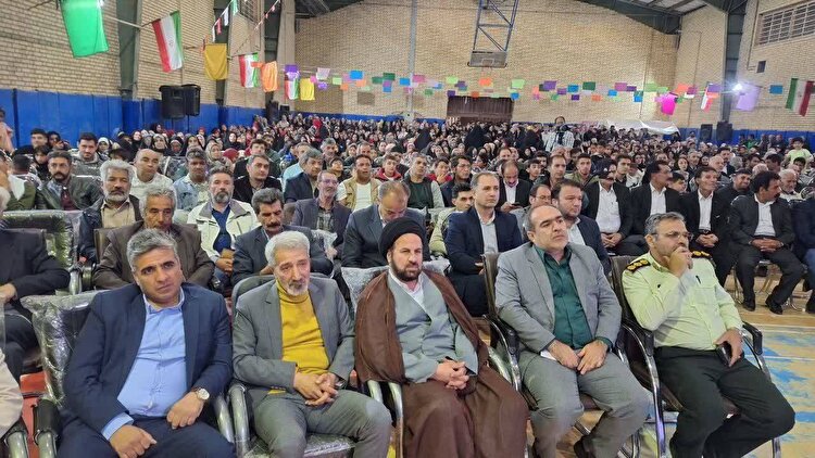 برگزاری جشنواره روز آوج با حضور گسترده مردم در کاروانسرای شاه‌عباسی