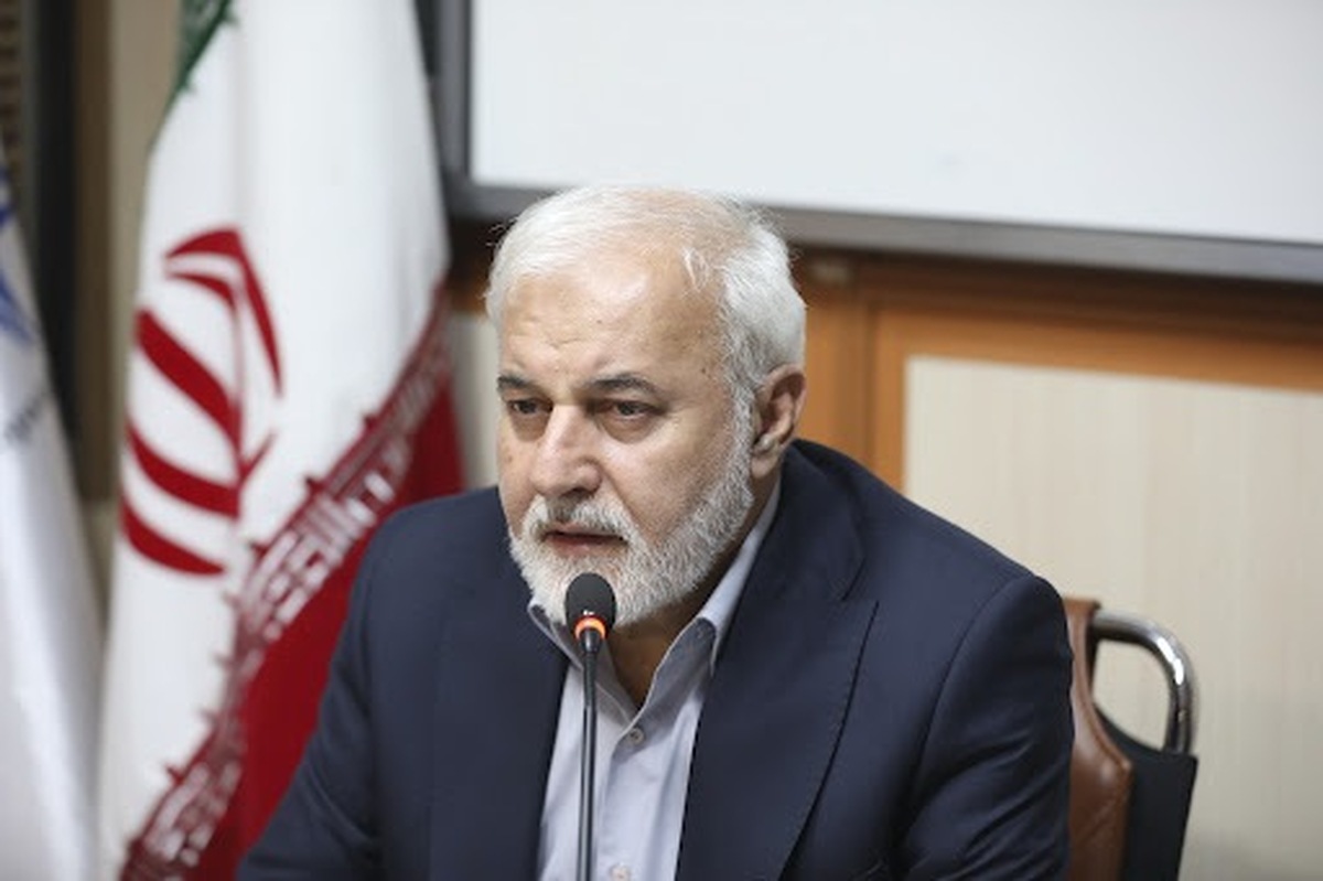 ۱۳ آبان ۱۳۵۸ نقطه‌عطفی در مبارزات ضداستعماری مردم ایران محسوب می‌شود. اگر نگاهی دقیق به روابط ایران و آمریکا در چند دهه قبل از این حادثه بیندازیم، به‌درستی درمی‌یابیم که اقدام دانشجویان پیرو خط امام، عصیانی بود بر علیه ظلم مدام و مداوم آمریکایی‌ها.