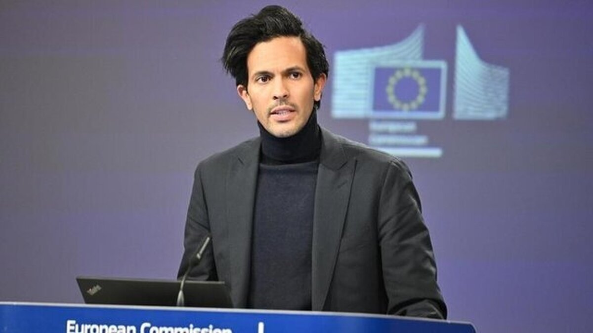 علی‌رغم تاکید چند باره ایران بر مسالمت‌آمیز بودن برنامه هسته‌ای کشور، سخنگوی کمیسیون اروپایی در اظهارات ضد ایرانی‌اش موضع مخالف خود را با در اختیار داشتن به سلاح هسته‌ای اعلام کرد.