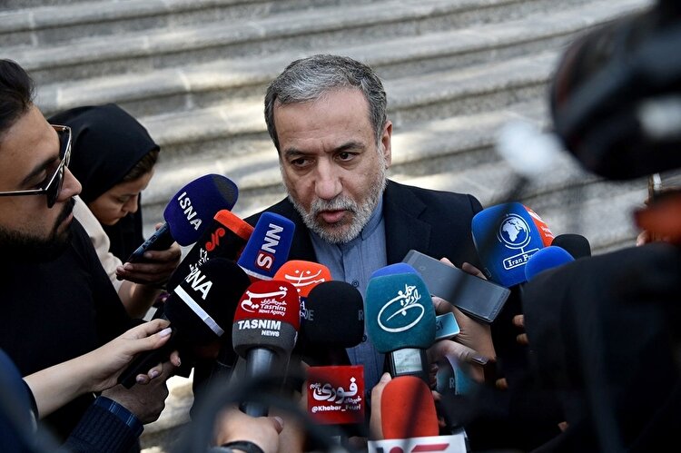 ببینید | وزیر امور خارجه در جمع خبرنگاران