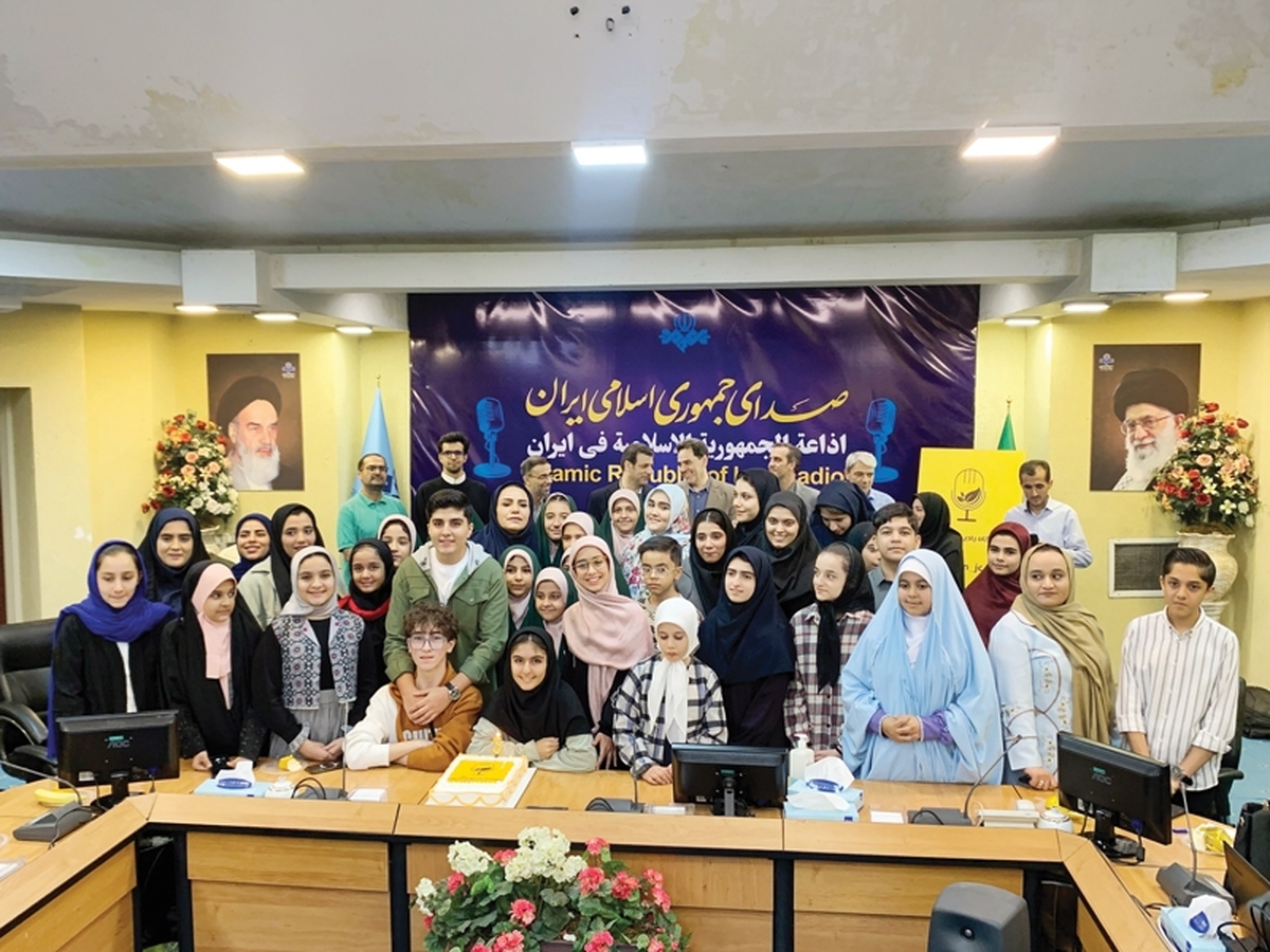 شبکه‌های رادیویی در کنار تلویزیون مخاطبان خاص خود را دارند و این روزها به کیفیت و‌ کمیت این شبکه‌ها افزوده می‌شود. این روزها سه سال از راه‌اندازی باشگاه نوجوان رادیوجوان می‌گذرد و در این مدت بسیاری از نوجوانان علاقه‌مند به حوزه‌های مختلف فرهنگی، اجرا، نویسندگی، گویندگی و ... توانستند با حضور در این باشگاه، توانایی و استعدادهای خود را به منصه ظهور بگذارند.