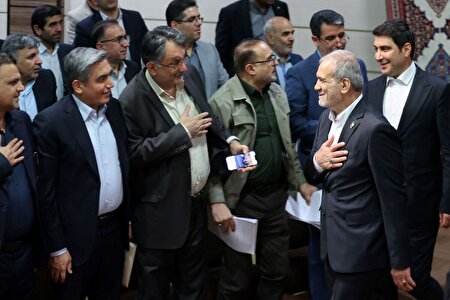 ببینید | سفر رئیس‌جمهور به استان کردستان حاشیه کم نداشت...