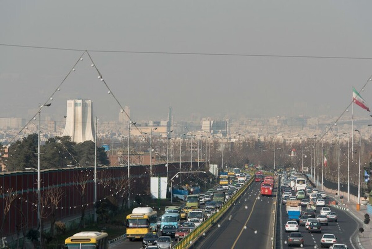 اداره‌کل هواشناسی استان تهران از آسمانی ابری همراه با غبار محلی به همراه وزش باد ملایم و افزایش نسبی دما خبر داد.