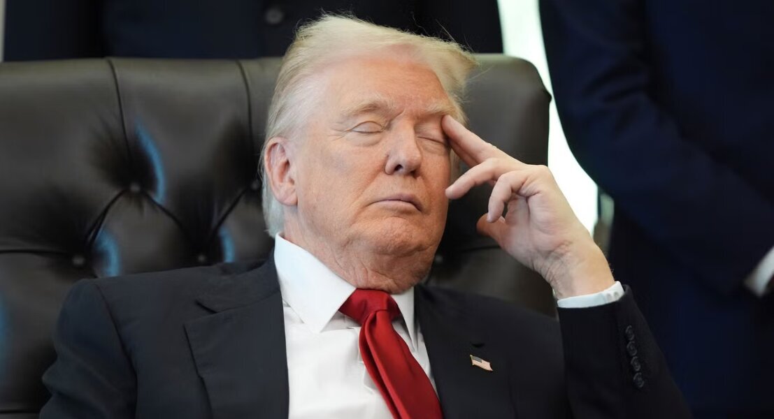 عکس | چرت زدن ترامپ، دستمایه طنز فرماندار کالیفرنیا شد عکس | چرت زدن ترامپ، دستمایه طنز فرماندار کالیفرنیا شد