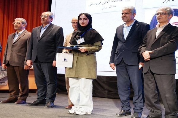 در دانشگاه صنعتی امیرکبیر برگزار شد؛تجلیل بانک صادرات ایران از ۶۷ دانشجوی نخبه المپیادی کشور در دانشگاه صنعتی امیرکبیر برگزار شد؛تجلیل بانک صادرات ایران از ۶۷ دانشجوی نخبه المپیادی کشور
