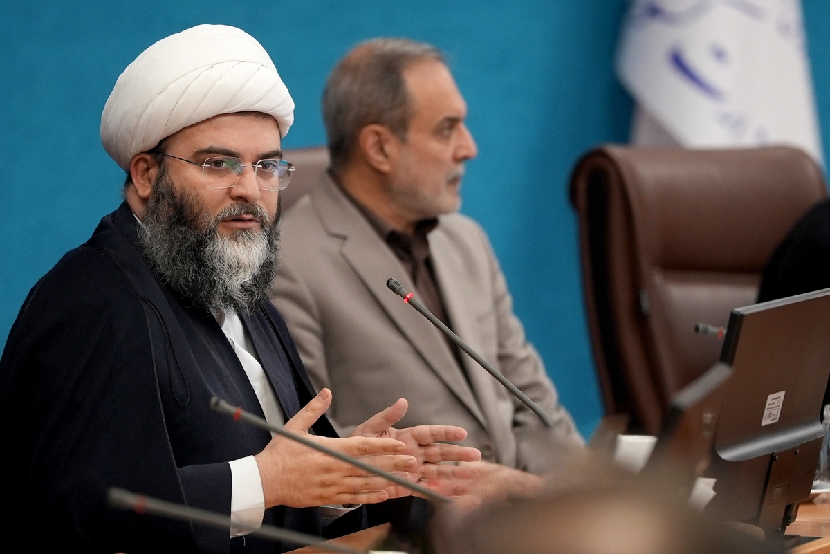 حجت‌الاسلام محمد قمی در نشست «برنامه اقدام شبکه مدیریت‌محور»، مسئله‌ی «ذهنیت و انگاره اجتماعی» را از مهم‌ترین ریشه‌های آسیب‌های اجتماعی دانست و گفت: حتی با وضعیت کنونی نیز می‌توان نقش‌آفرینی مؤثر حداقل ده‌هزار مسجد را در سراسر کشور متصور شد.