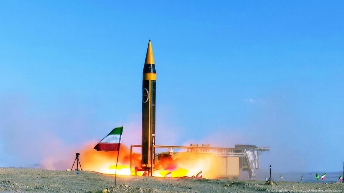«آسیب موشکهای ایران بسیار ویران کننده بود» این روایت روزهای اخیر ایلان کفیر، روزنامه نگار صهیونیست از خسارتهای رژیم صهیونسیتی در جنگ ۱۲ روزه با ایران است. این روزنامه نگار تاکید کرده اسرائیل هرگز قدرت ایران در موشکهای بالستیک و پهپادها درست ارزیابی نکرده بود.