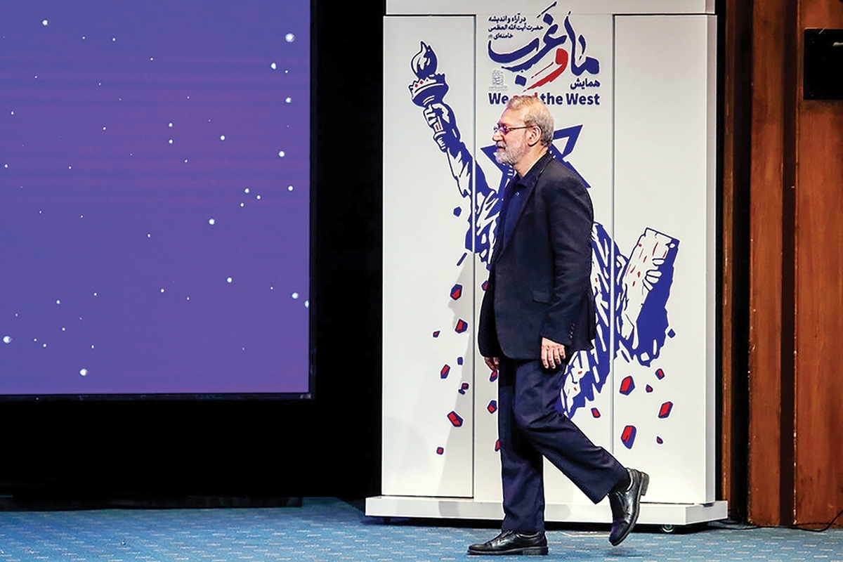 همایش «ما وغرب» که روز گذشته با حضور اندیشمندان، اساتید دانشگاه و فعالان فرهنگی در مرکز همایش‌های بین‌المللی صداوسیما برگزار شد، به صحنه‌ای برای افشای ماهیت سلطه‌طلبانه غرب و تأکید بر استقلال انقلابی ایران تبدیل شد. علی لاریجانی، دبیر شورای‌عالی امنیت ملی، در این همایش، روابط ایران و غرب را از دوران باستان تا عصر انقلاب اسلامی بررسی کرد و نشان داد که ایران هرگز زیر یوغ استیلای پایدار غربی نرفته و نمی‌رود.