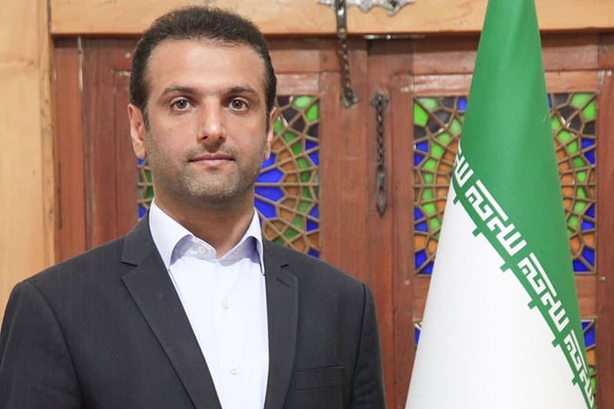 ایران با داشتن پهنه‌های آب و سواحل گسترده در شمال و جنوب و ارتباط دریایی با ۱۱ کشور، قابلیت‌های بسیار زیادی برای جذب گردشگران داخلی و خارجی دارد. گرچه در سال‌های گذشته این نوع از گردشگری چندان مورد توجه قرار نگرفته و نتوانسته آن‌طور که باید و شاید سهم چشمگیری را به خود اختصاص دهد؛ این درحالی است که گردشگری دریایی می‌تواند رونق اقتصادی را همراه داشته باشد.