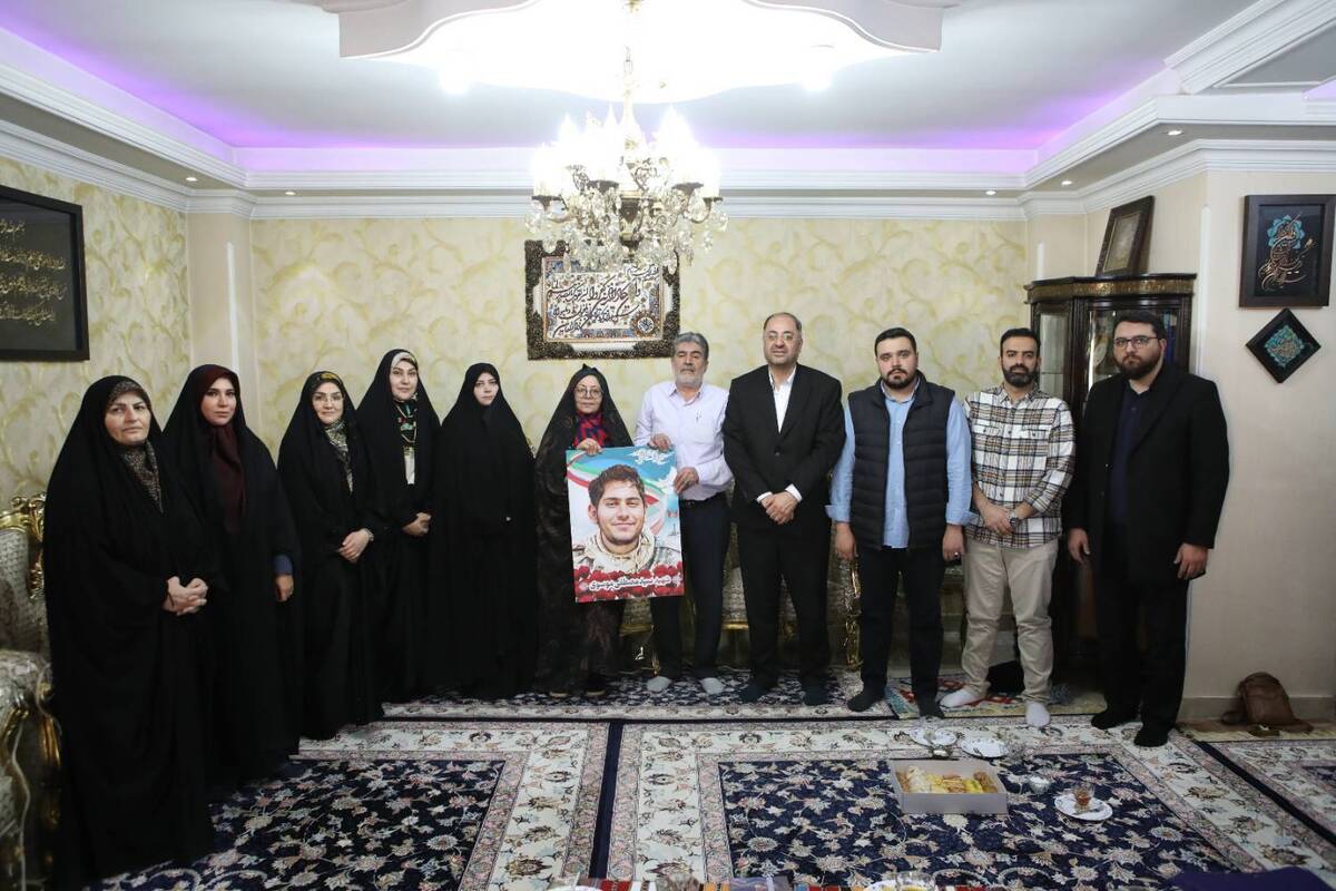 امروز بیست‌ویکم آبان، تقویم از مرز اعداد گذشت و به رقم حضور رسید: روز تولد دیگر تو، شهید سیدمصطفی موسوی! جوان‌ترین مدافع حرم! میوه دل خانواده موسوی! 