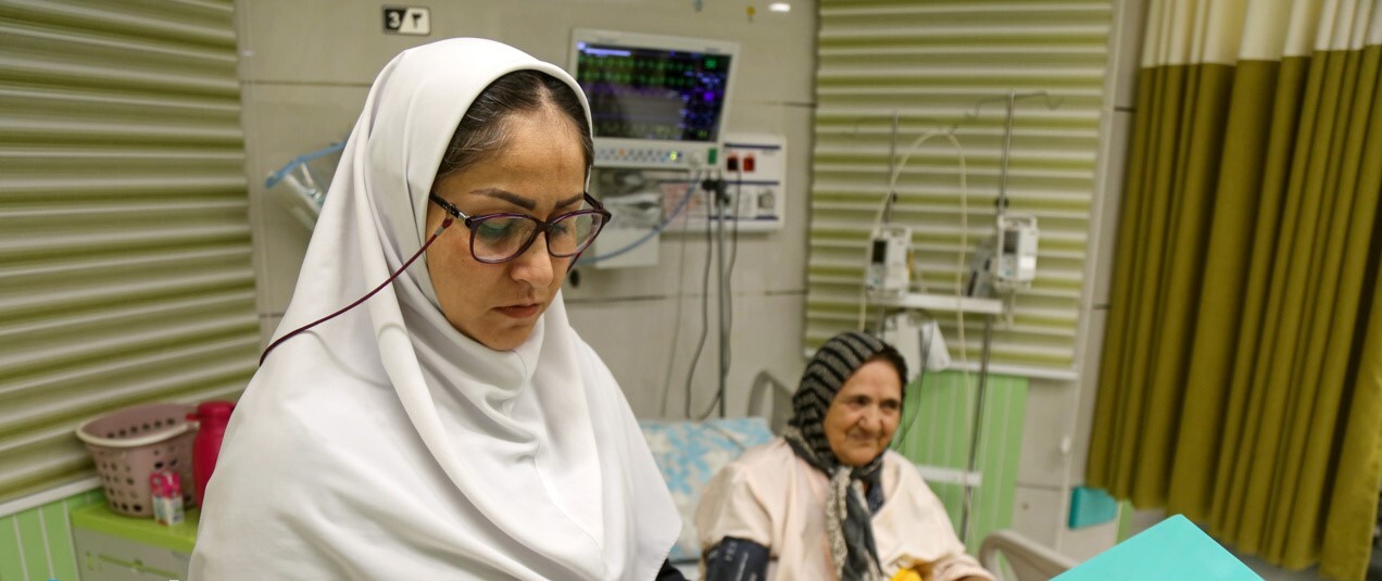 پرداخت معوقههای پرستاران را پیگیر هستیم پرداخت معوقههای پرستاران را پیگیر هستیم