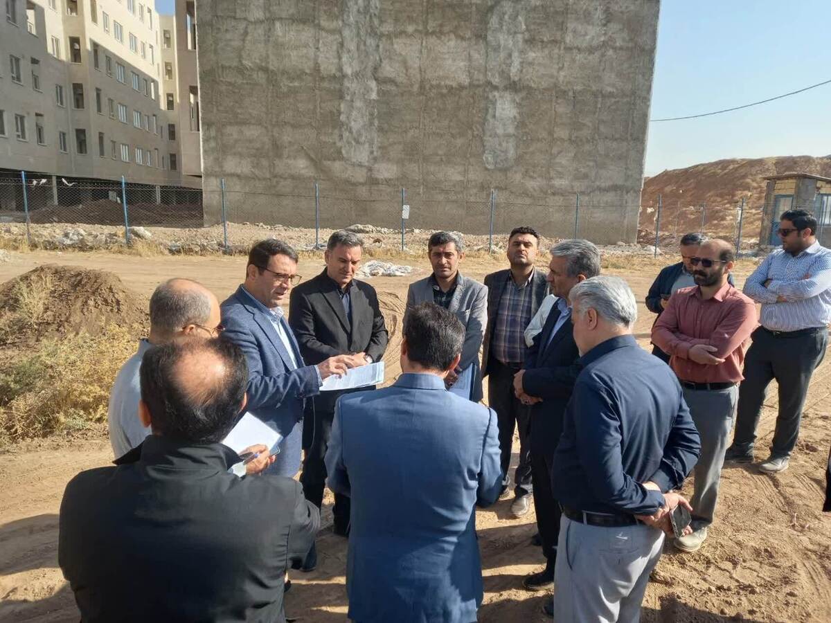 فرماندار شهرستان قزوین از پروژه ۱۰۲۰ واحدی طرح نهضت ملی مسکن در شهر اقبالیه بازدید کرد و بر تسریع در روند اجرای این پروژه تأکید نمود.