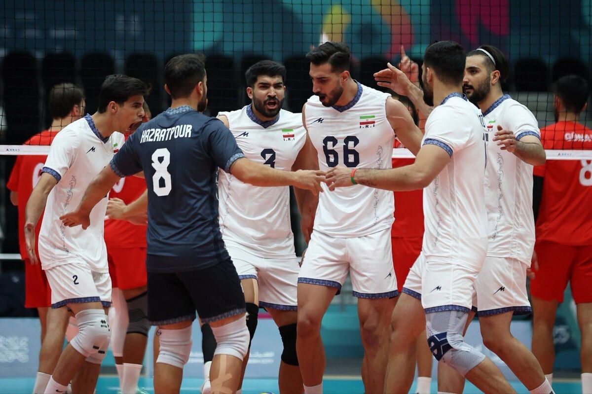 تیم ملی والیبال ایران در دیدار نهایی بازی‌های همبستگی کشورهای اسلامی موفق به شکست ترکیه شد تا برای پنجمین دوره متوالی قهرمان این بازی‌ها شود و نهمین مدال طلای کاروان ایران در ریاض را به دست آورد.