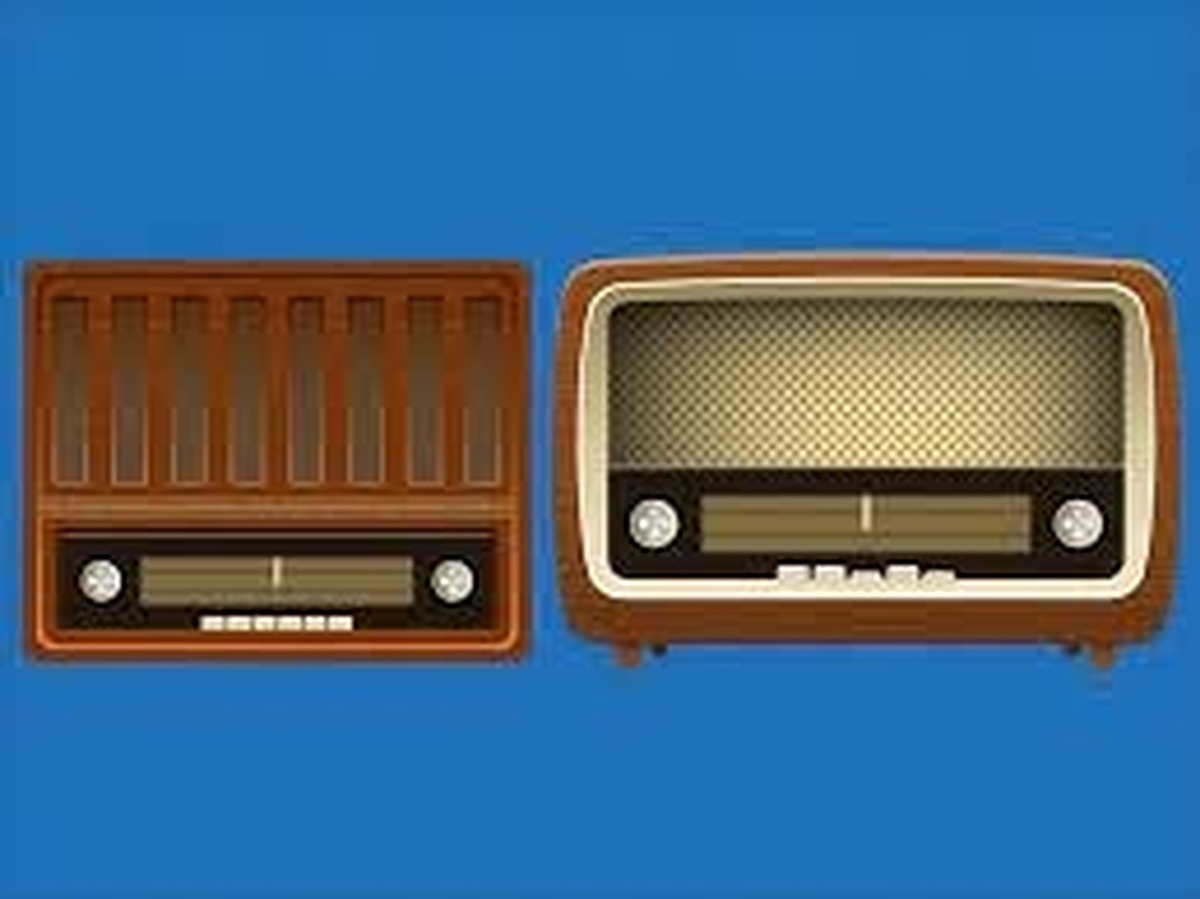 رادیو سال‌هاست که با صدای ماندگارش در خانه‌ها حضور دارد‌؛رسانه‌ای صمیمی که در کنار خبر و موسیقی، همیشه در گسترش فرهنگ و اندیشه نقشی پایدار ایفا کرده است. در سال‌های اخیر، یکی از نمودهای درخشان این تأثیر، تولید و پخش برنامه‌هایی با محوریت کتاب و ادبیات بوده‌؛ برنامه‌هایی که هرگروه برنامه‌ساز،بر پایه وظایف خود،به آنها پرداخته ونتیجه‌اش احیای دوباره فرهنگ شنیدن وخواندن است.