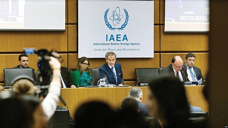 هذیان‌گویی تروئیکا