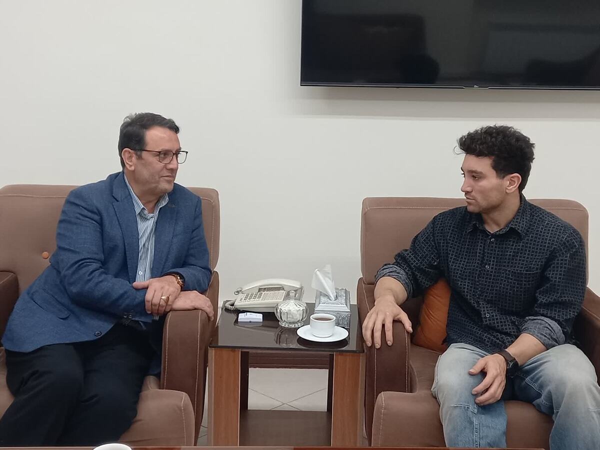 دیدار  قهرمان سنگ نوردی جهان با فرماندار قزوین