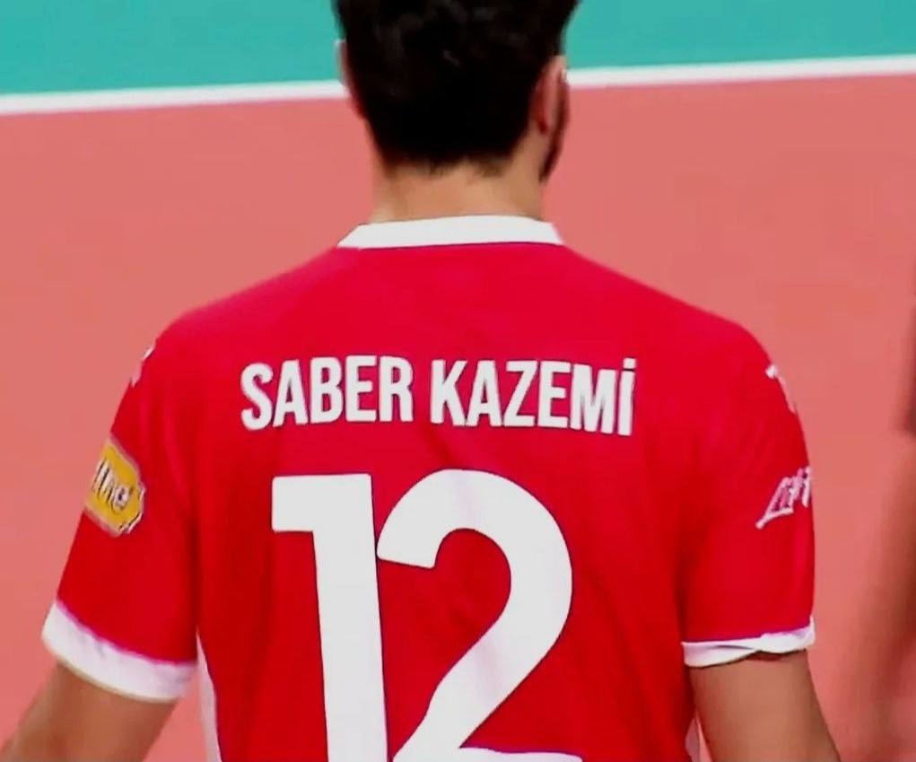 عکس | حرکت فوقالعاده کاپیتان به یاد صابر عکس | حرکت فوقالعاده کاپیتان به یاد صابر